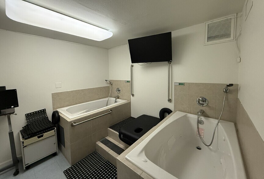 More Photos Of 201 E Osborn Rd, Phoenix Medical For Sale