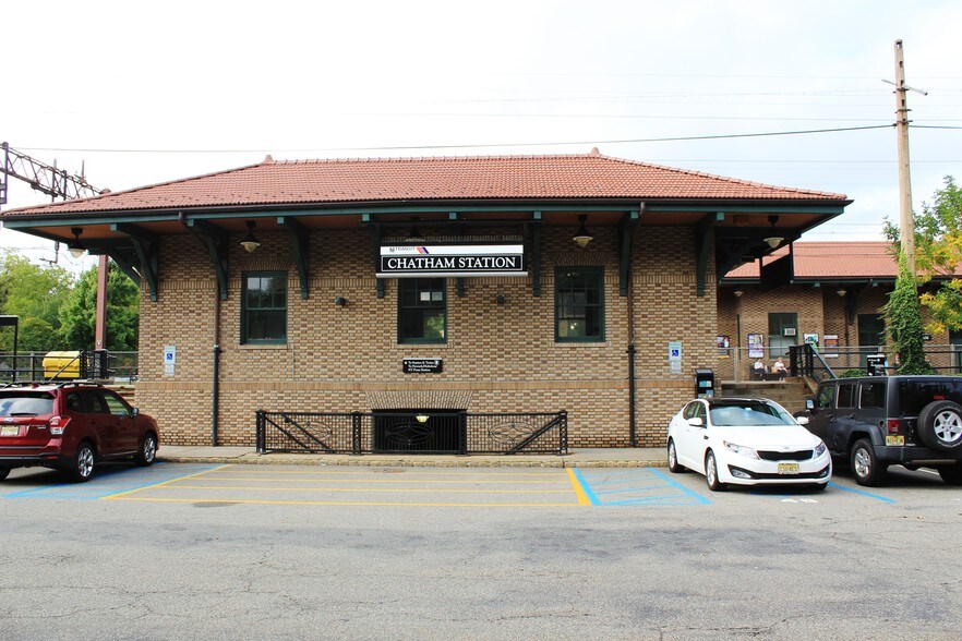 More Photos Of 14 Fairmount Ave, Chatham Office For Lease