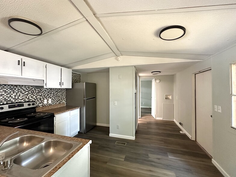 More Photos Of 9314 Beeler Ct, Bon Aqua Manufactured Housing Mobile Home Park For Sale