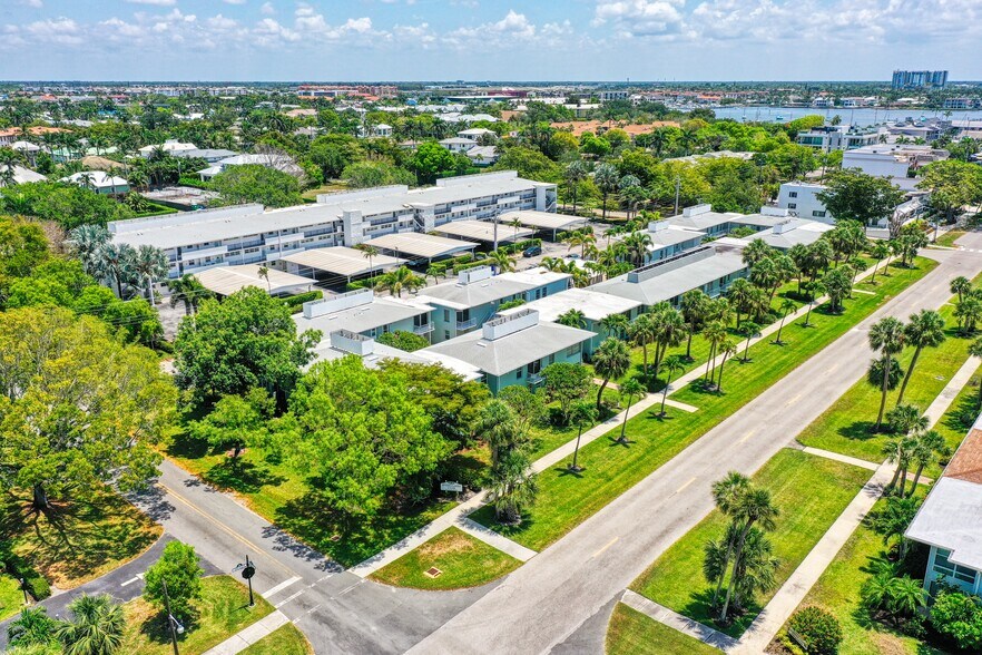 More Photos Of 601-687 12th Ave S, Naples Land For Sale