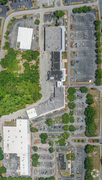 More Photos Of 7325-7429 Spring Hill Dr, Spring Hill Unknown For Lease