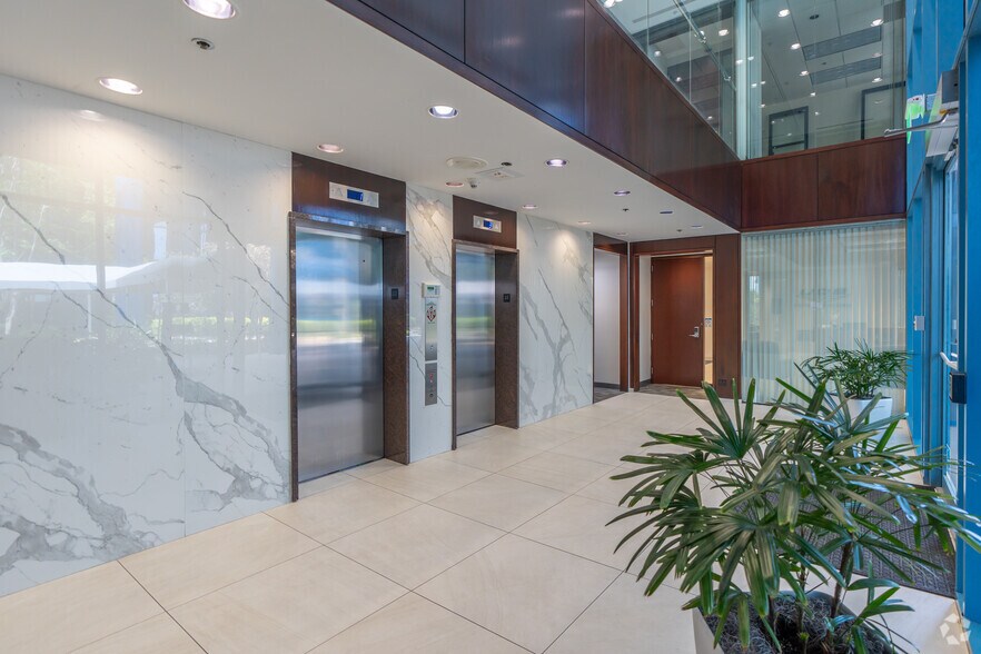 More Photos Of 17755 US Highway 19, Clearwater Unknown For Lease