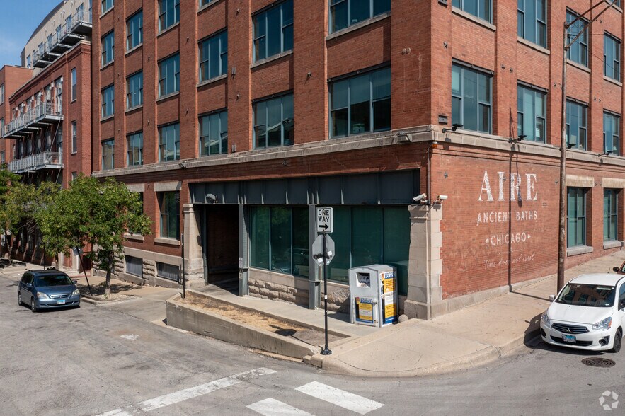 More Photos Of 770 N Halsted St, Chicago Office For Lease