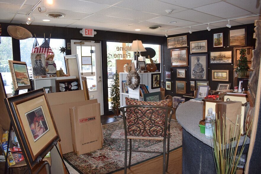 More Photos Of 3110 Wade Hampton Blvd, Taylors Storefront For Sale