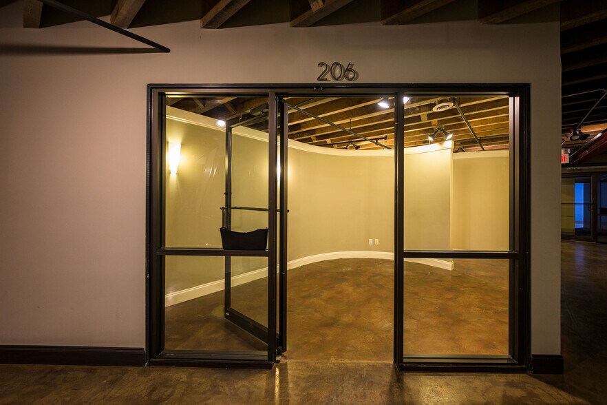 More Photos Of 247 Broad St, Kingsport Loft Creative Space For Sale