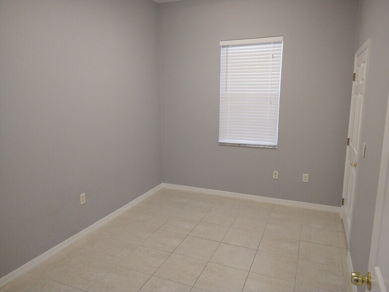 More Photos Of 17703 Hunting Bow Cir, Lutz Office For Lease