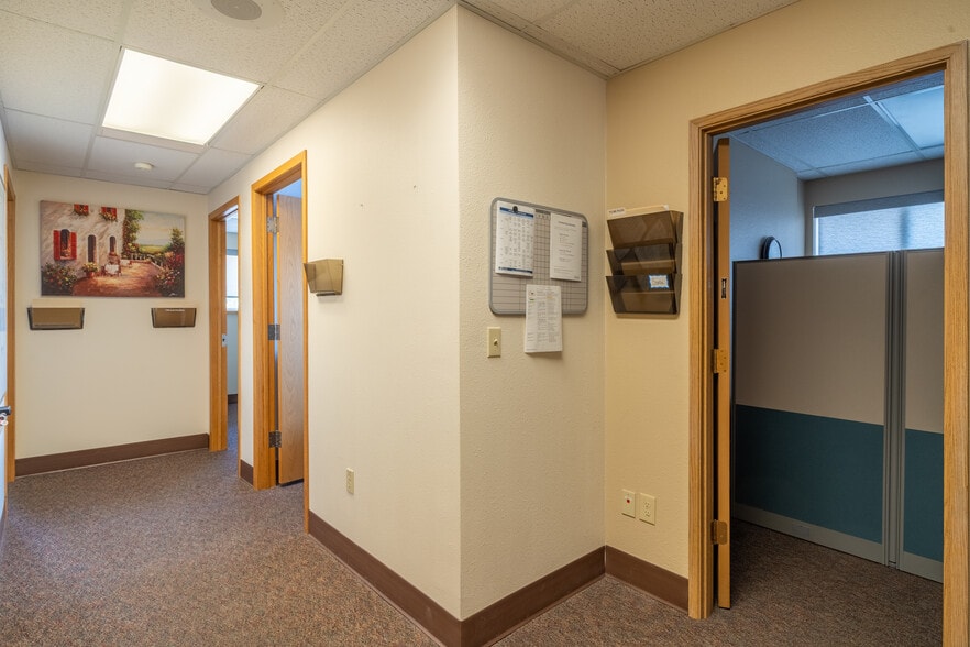 More Photos Of 660 S Coolidge St, Moses Lake Office For Sale