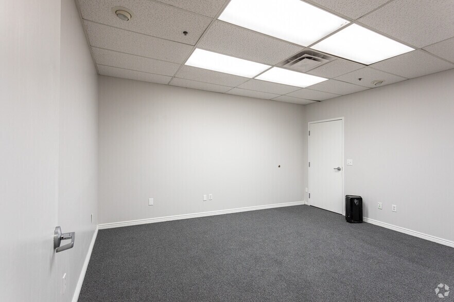 More Photos Of 225 E 900 S, Provo Manufacturing For Lease