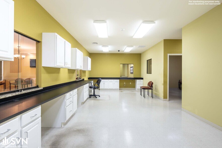 More Photos Of 1360 W 5th St, London Medical For Lease