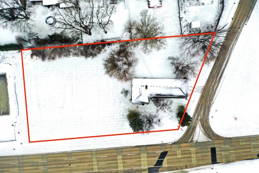 Primary Photo Of 42431 Mound Rd, Sterling Heights Storefront For Sale