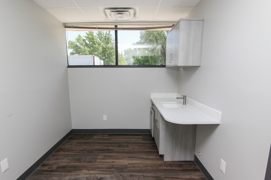 More Photos Of 38300 Van Dyke Ave, Sterling Heights Medical For Lease