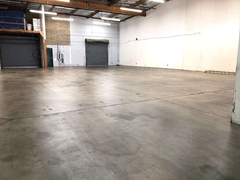 More Photos Of 3486 Kurtz St, San Diego Warehouse For Lease