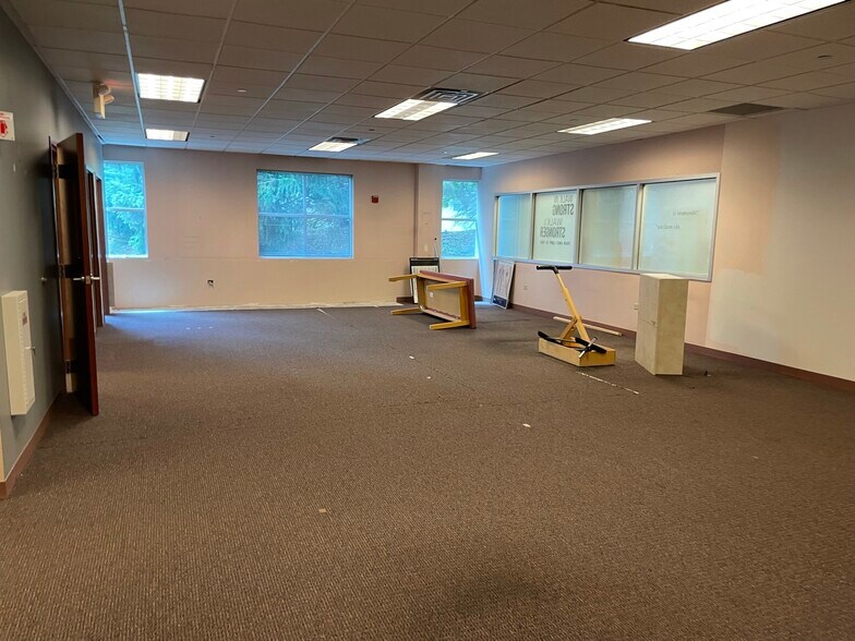 More Photos Of 7055 High Grove Blvd, Burr Ridge Medical For Lease