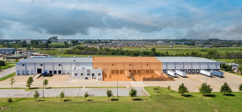 More Photos Of 600 N Sara Rd, Yukon Warehouse For Lease