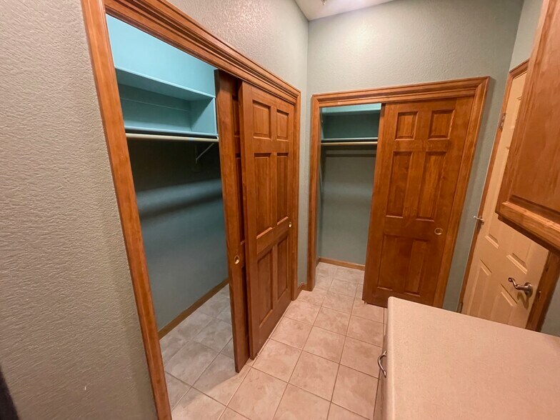 More Photos Of 2970 S Tejon St, Englewood Warehouse For Sale