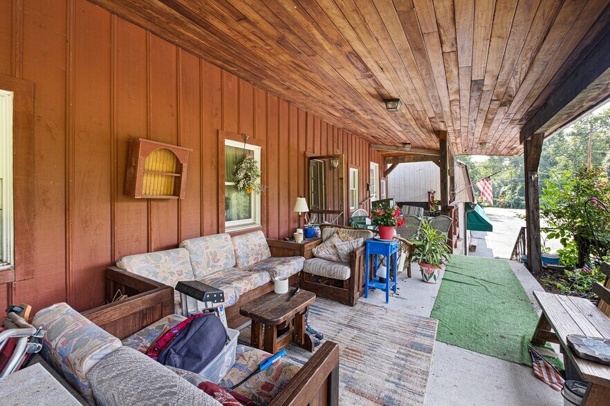 More Photos Of 2913 Creek Rd, Yorklyn Specialty For Sale