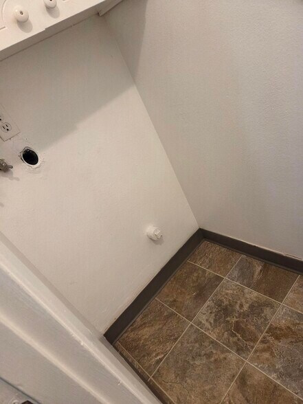 More Photos Of 211 SE Uglow St, Dallas Apartments For Sale