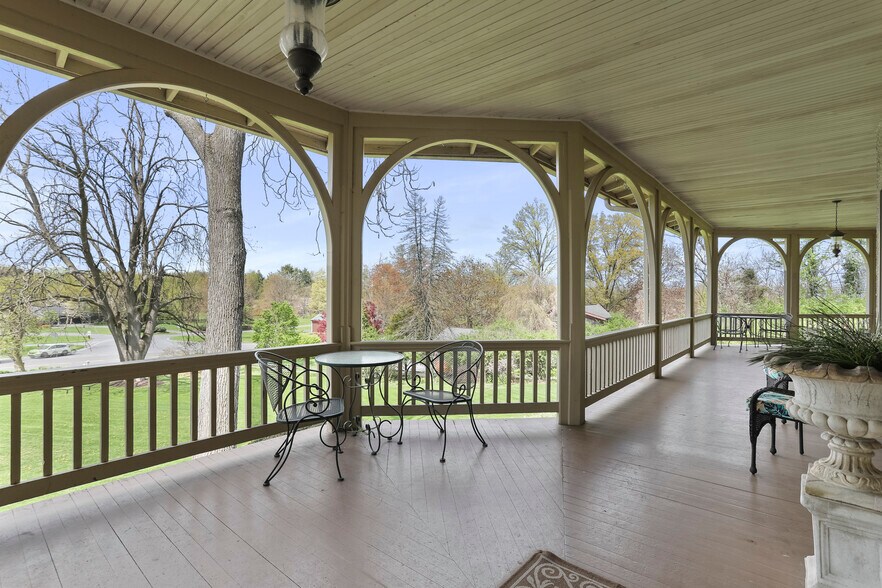 More Photos Of 1090 Ragged Edge Rd, Chambersburg Hospitality For Sale