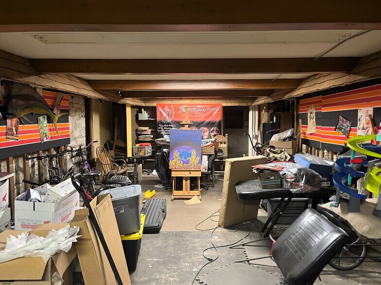 More Photos Of 25-27 N Washington St, Ypsilanti General Retail For Sale