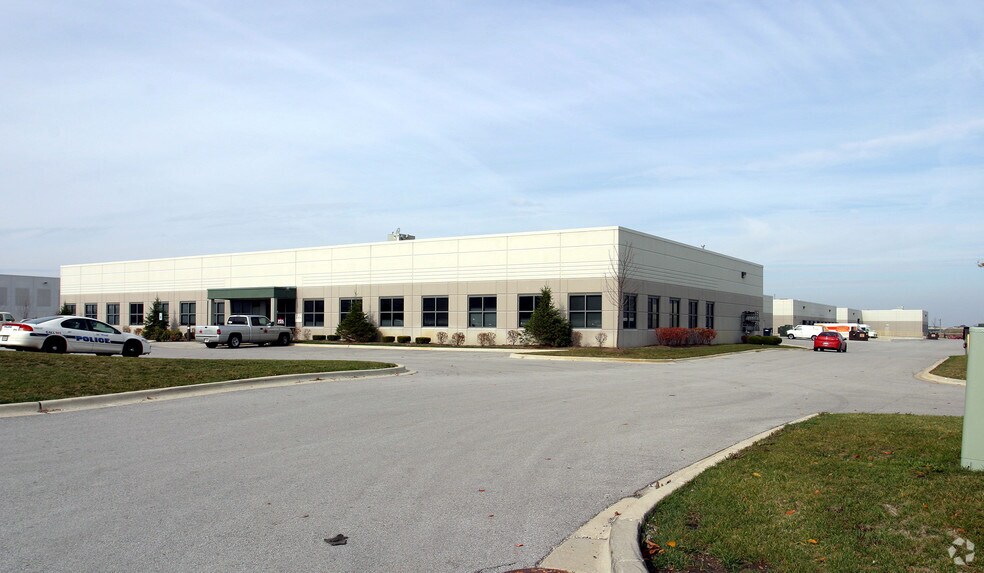 More Photos Of 8940 W 192nd St, Mokena Warehouse For Lease