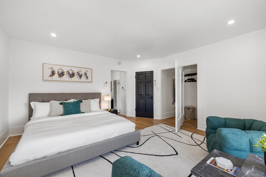 More Photos Of 1055 21st Street, San Diego Apartments For Sale