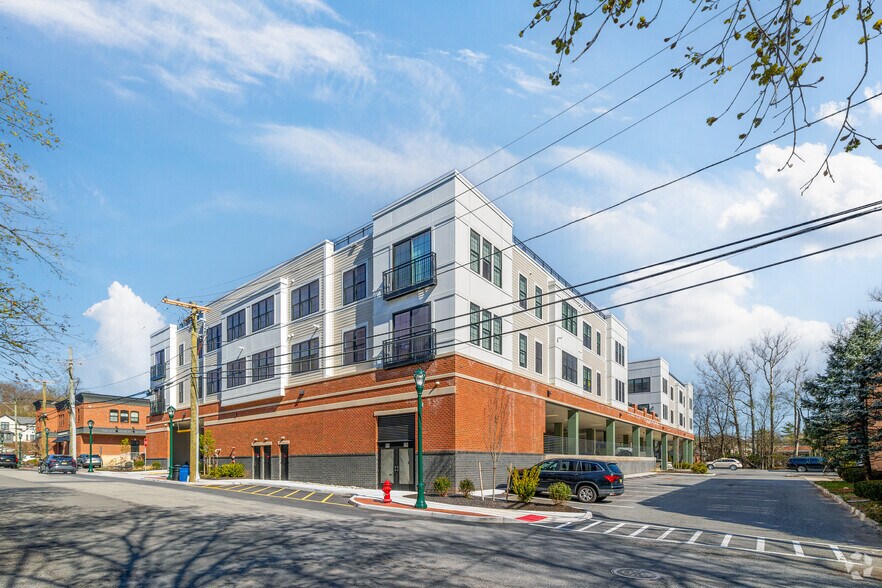 More Photos Of 619 N Maple Ave, Ho-Ho-Kus Apartments For Lease