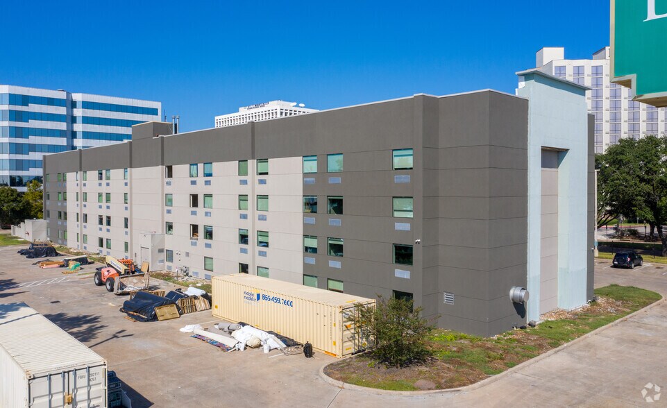 More Photos Of 6790 Southwest Fwy, Houston Hotel For Sale