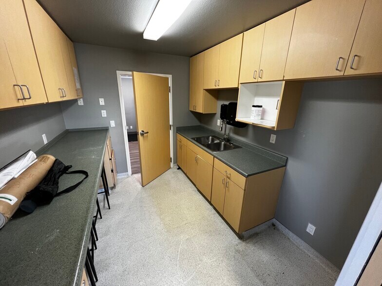 More Photos Of 1158 Court St, Redding Medical For Sale