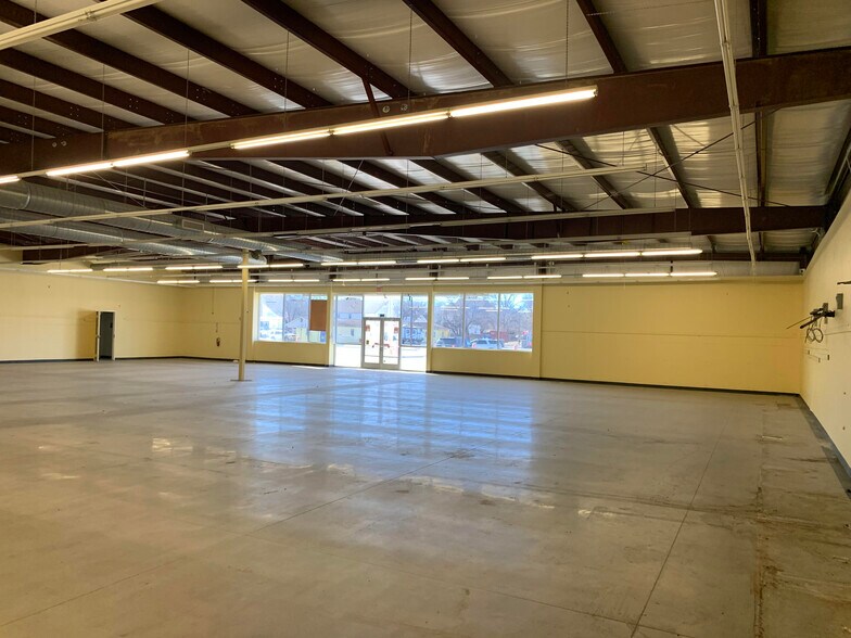 More Photos Of 400 W 2nd St, Clarendon Freestanding For Sale