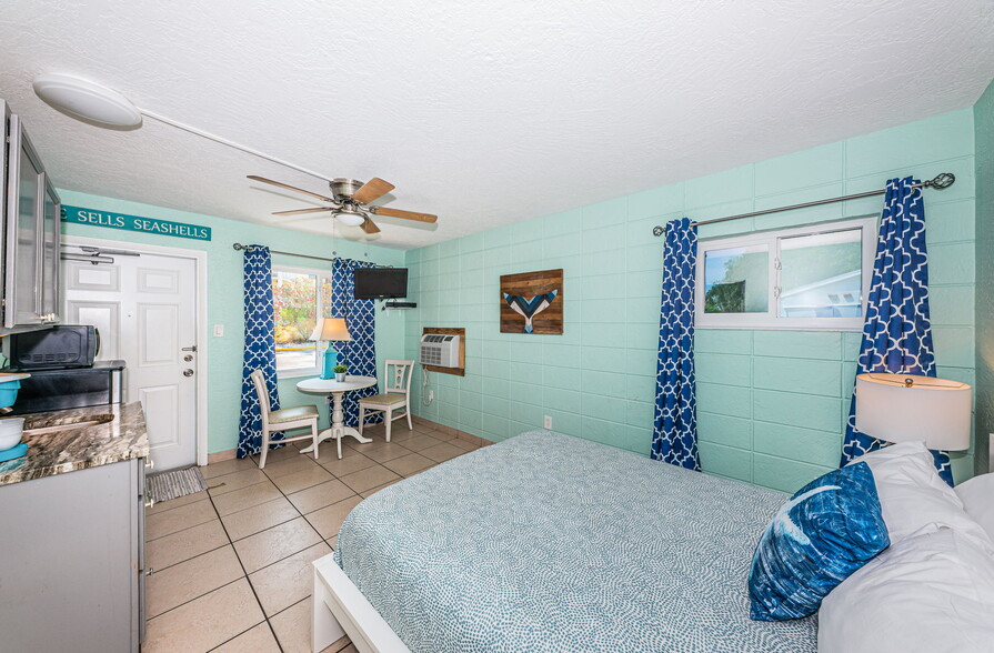 More Photos Of 12100 Gulf Blvd, Treasure Island Hotel For Sale