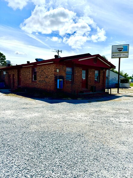 Primary Photo Of 352 Martin Luther King Jr Blvd, Clinton Restaurant For Sale