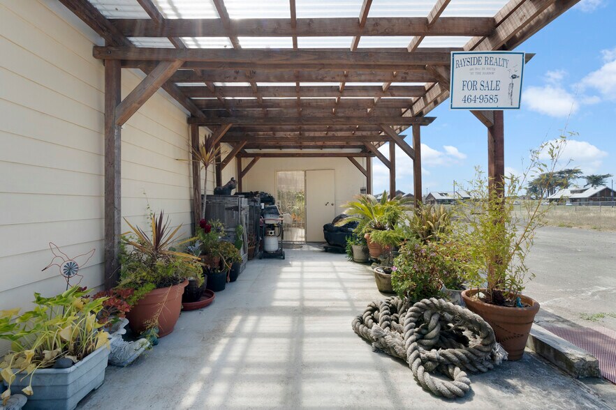 More Photos Of 347 2nd St, Crescent City Industrial For Sale