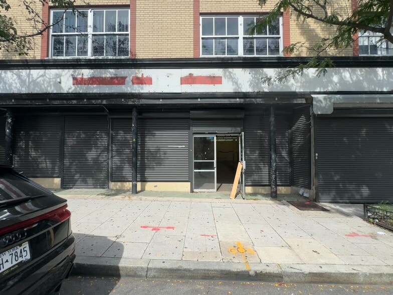 More Photos Of 124 Port Richmond Ave, Staten Island Storefront Retail Office For Lease