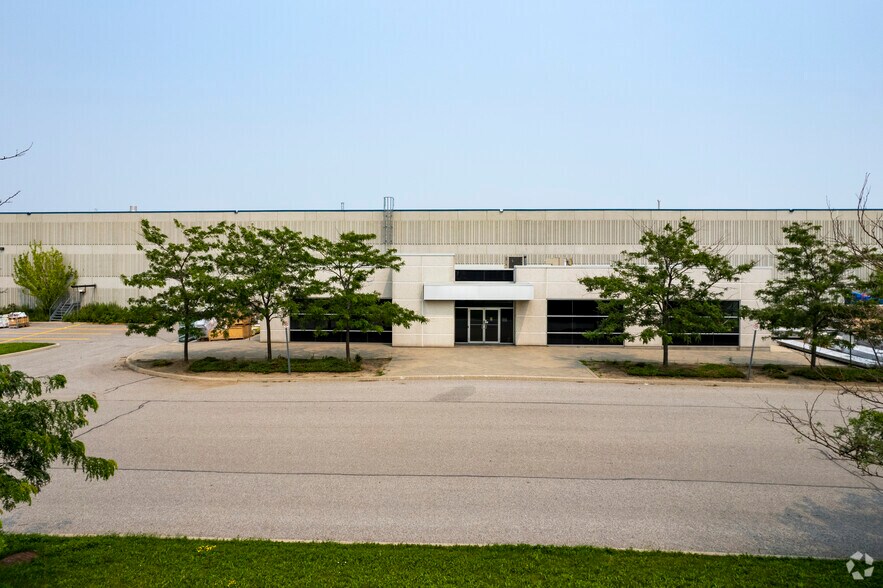 More Photos Of 1001 Thornton Rd S, Oshawa Distribution For Lease