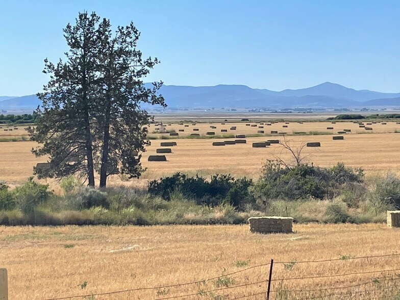 More Photos Of 15682 Highway 395, Lakeview Land For Sale