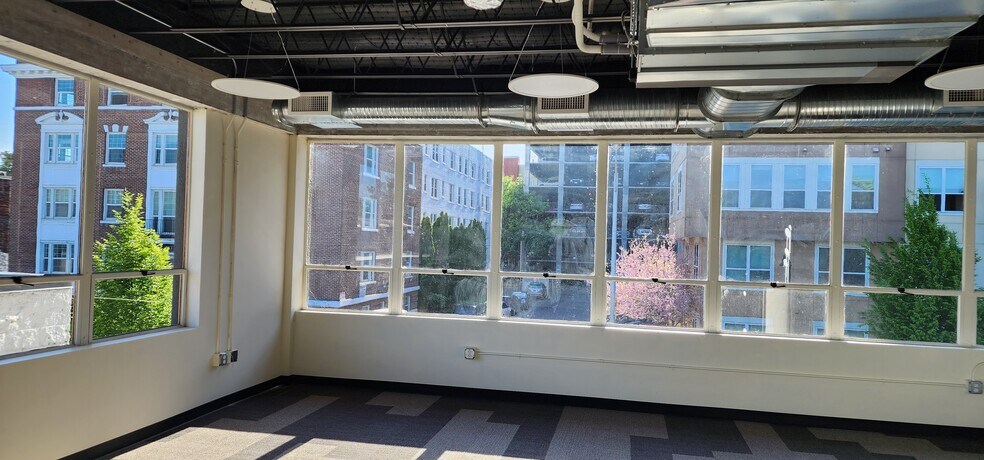 More Photos Of 1235-1259 Willamette St, Eugene Office For Lease