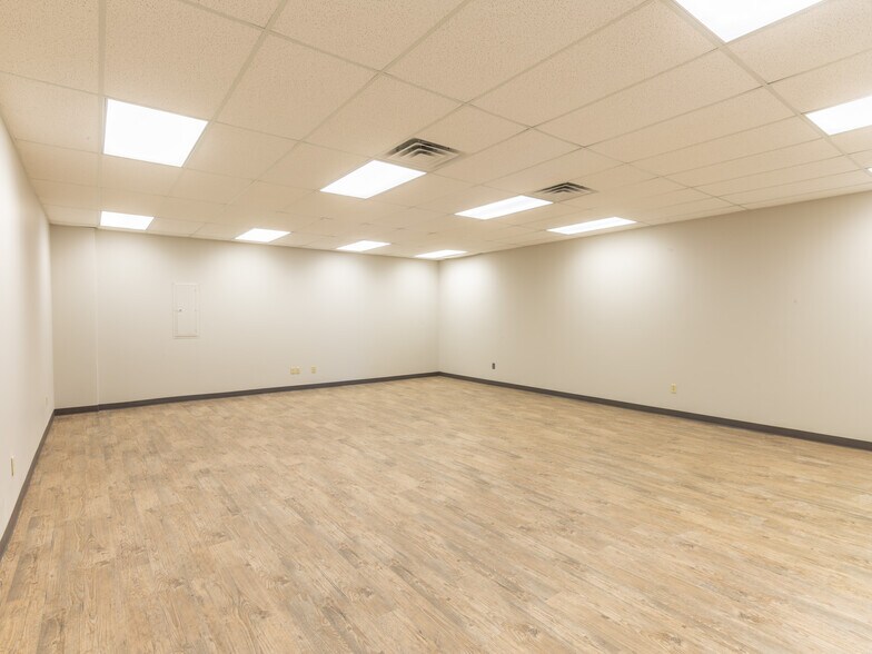 More Photos Of 25275 Budde Rd, Spring Light Distribution For Lease