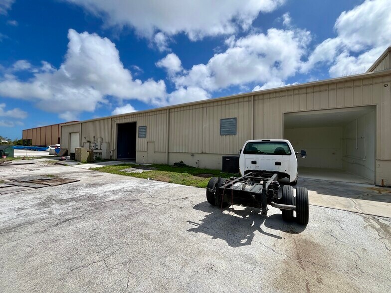 More Photos Of 4101-4119 Bandy Blvd, Fort Pierce Unknown For Lease