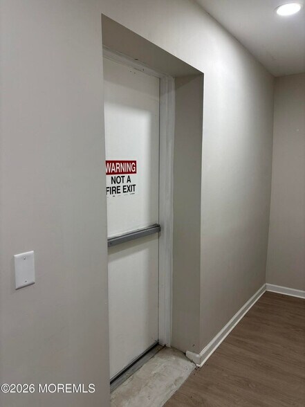More Photos Of 1202 S Olden Ave, Hamilton Office For Sale