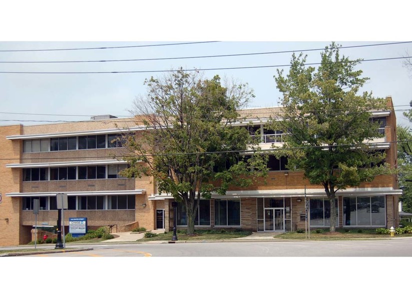 Primary Photo Of 100 Center St, Chardon Office For Lease