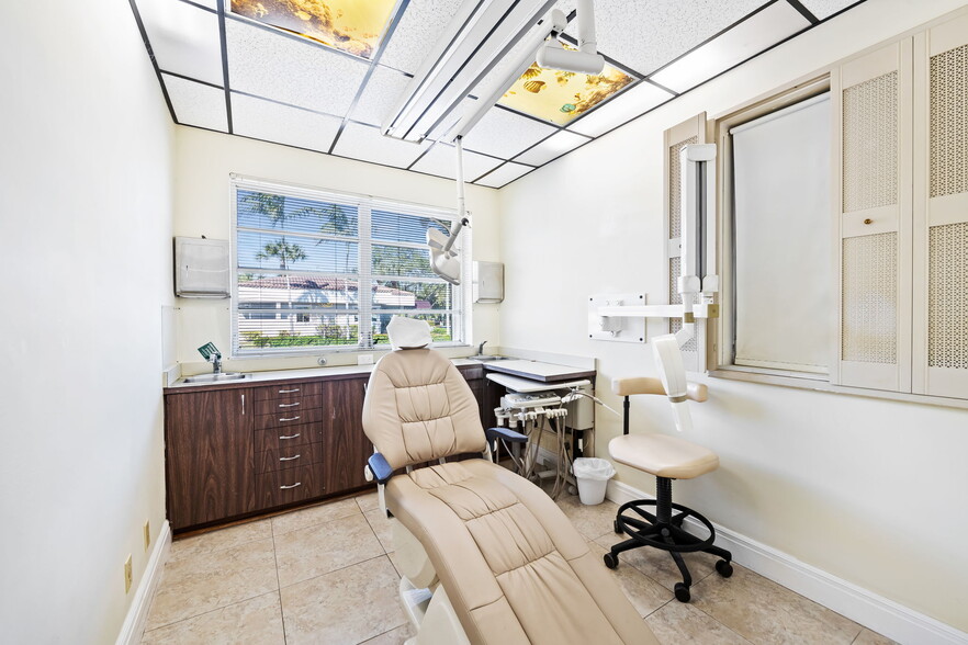More Photos Of 1130 Bayview Dr, Fort Lauderdale Medical For Lease