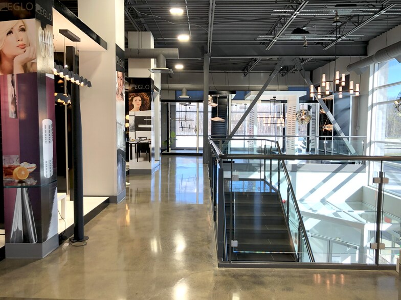 More Photos Of 20700 Rte Transcanadienne, Montréal Warehouse For Sale