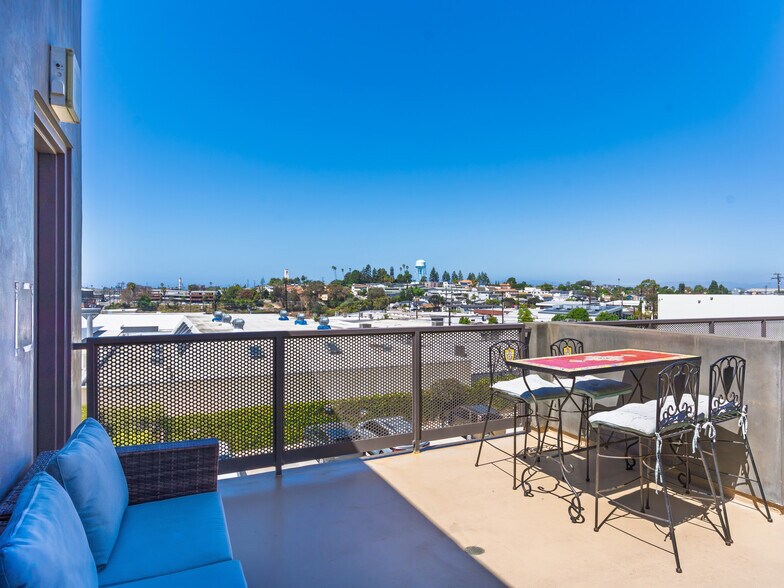 More Photos Of 215 California St, El Segundo Office For Lease