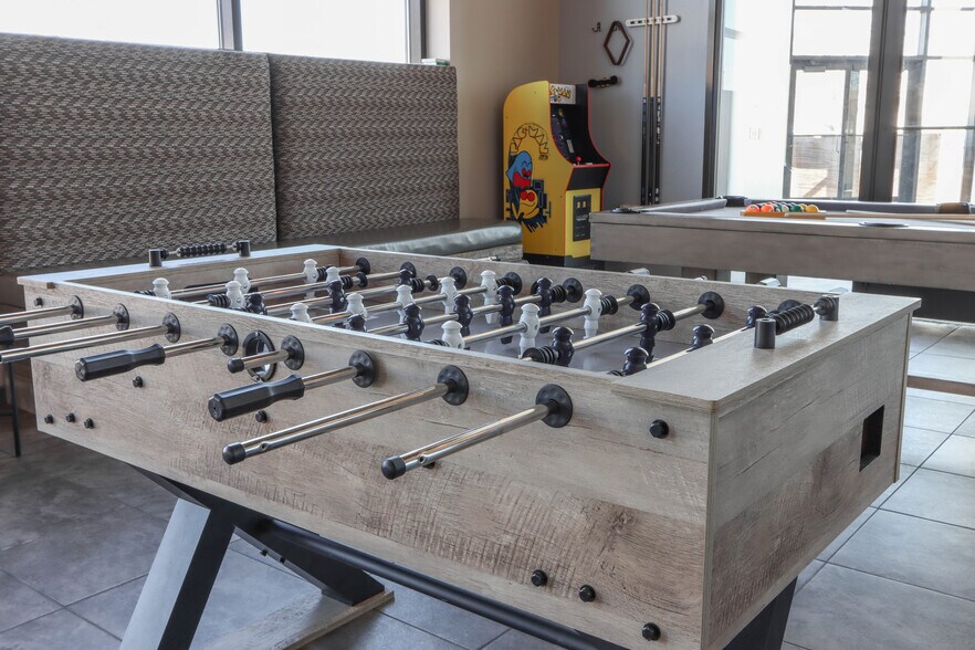 More Photos Of 1740 Park Ave, Plover Storefront Retail Office For Sale