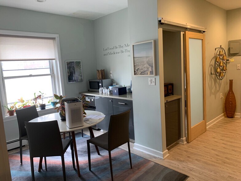 More Photos Of 110 S 20th St, Philadelphia Office For Sale