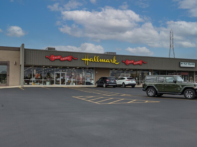 More Photos Of 1309-1385 N Galena Ave, Dixon Unknown For Lease