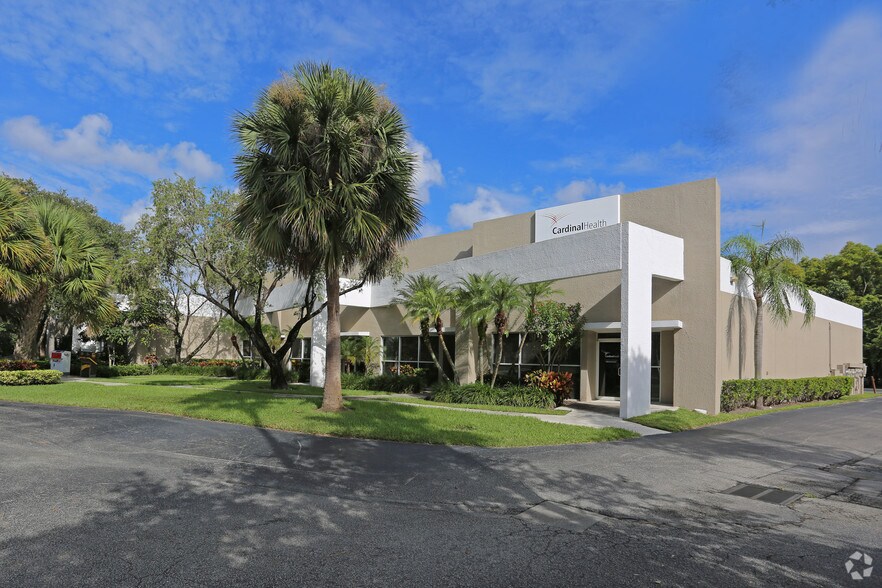 More Photos Of 880 Jupiter Park Dr, Jupiter Light Manufacturing For Sale