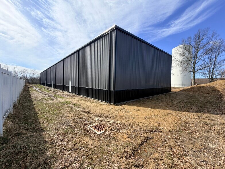 More Photos Of 420 McClurg Rd, Youngstown Warehouse For Sale