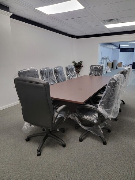 More Photos Of 71 Bellevue Ave, Langhorne Storefront Retail Office For Lease