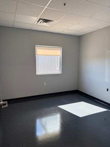 More Photos Of 3530 Marnie Ave, Waterloo Industrial For Sale